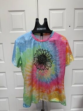 Tie-Dye Sunflower Graphic Tee - Multicolor